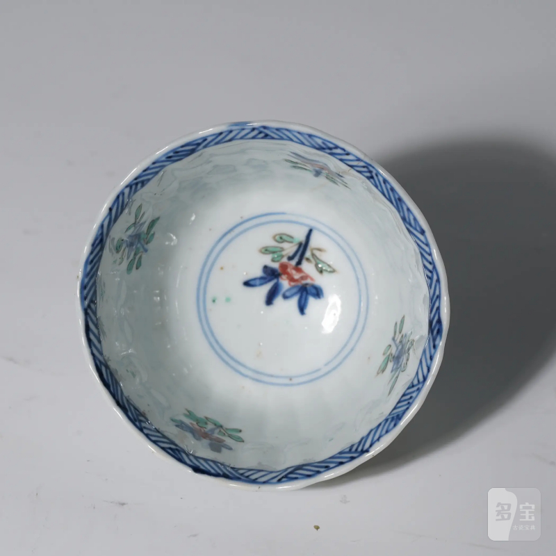 清康熙 青花五彩花口杯及广彩花卉杯 - 图18